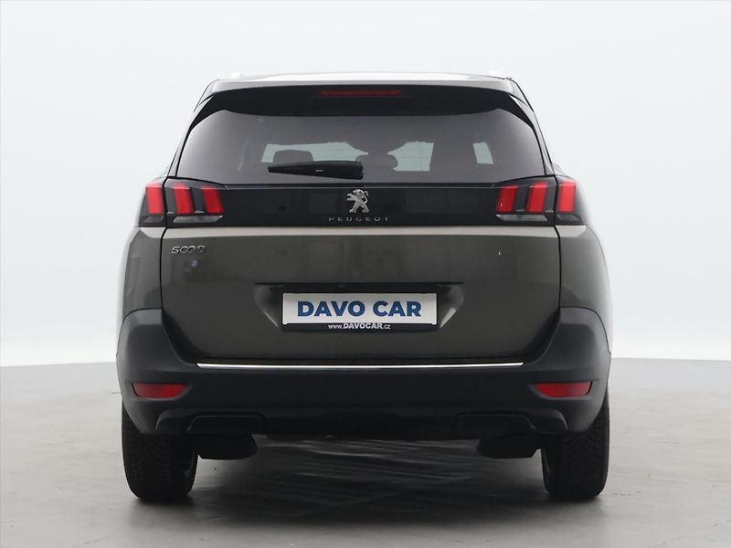 Peugeot 5008 1,2 PT 96kW Allure PANO 7-míst - fotka 6 z 33