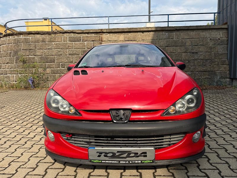 Peugeot 206 1,4i / 55 kW / sada pneu  - fotka 8 z 18