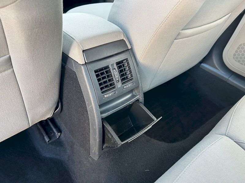 Škoda Octavia (2006) Ambiente 1.6 FSI 85 kW - fotka 21 z 23