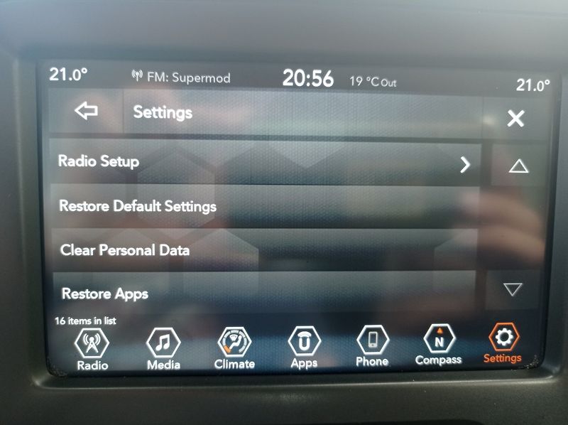 Jeep Renegade 2.0 JTD-MJET 4x4/1Maj/103kW - fotka 35 z 42