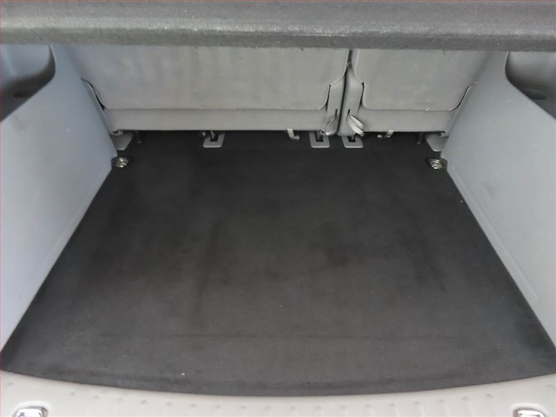 Volkswagen Caddy (2009) 1.4 i, 5Míst, 1Maj - fotka 12 z 13