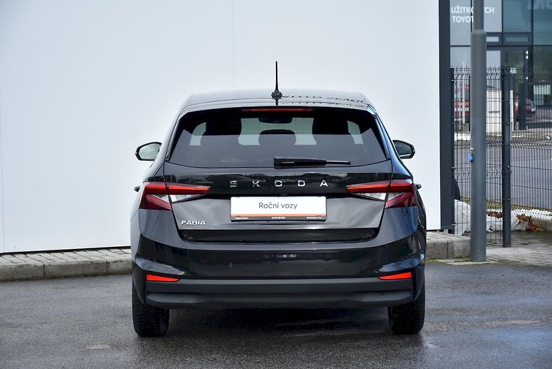 Škoda Fabia (2024) Top Selection 1.0 TSI 85kW - fotka 10 z 33