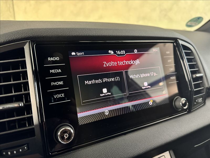 Škoda Karoq 2,0 TDi  Sportline LED Virtual - fotka 36 z 47