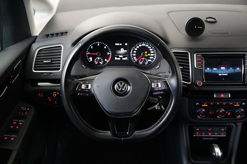 Volkswagen Sharan - fotka 17 z 25