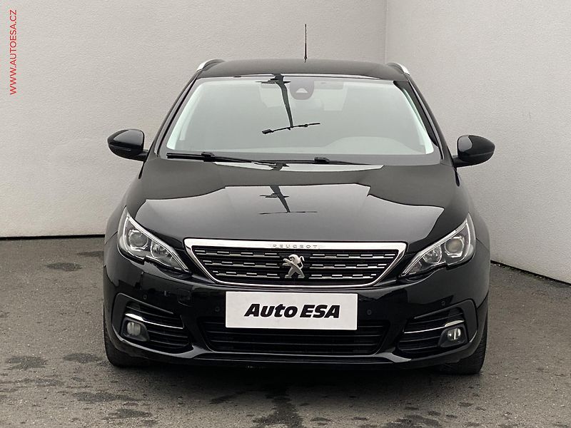 Peugeot 308 (2019) 1.5 HDi, Allure, navi - fotka 2 z 18
