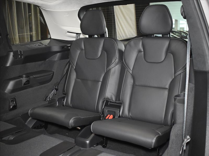 Volvo XC90 (2026) 2,0 B5  Ultra Bright - fotka 24 z 46