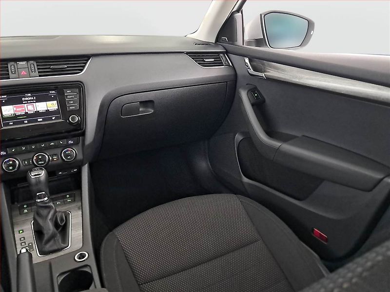 Škoda Octavia (2015) Scout 2.0 TDI, 4X4, Automat - fotka 8 z 23