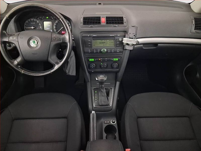 Škoda Octavia (2006) Ambiente Plus 2.0 TDI, Automat - fotka 8 z 20