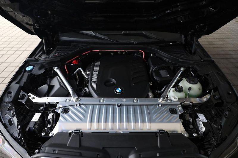 BMW X3 xDrive 40d - fotka 9 z 18
