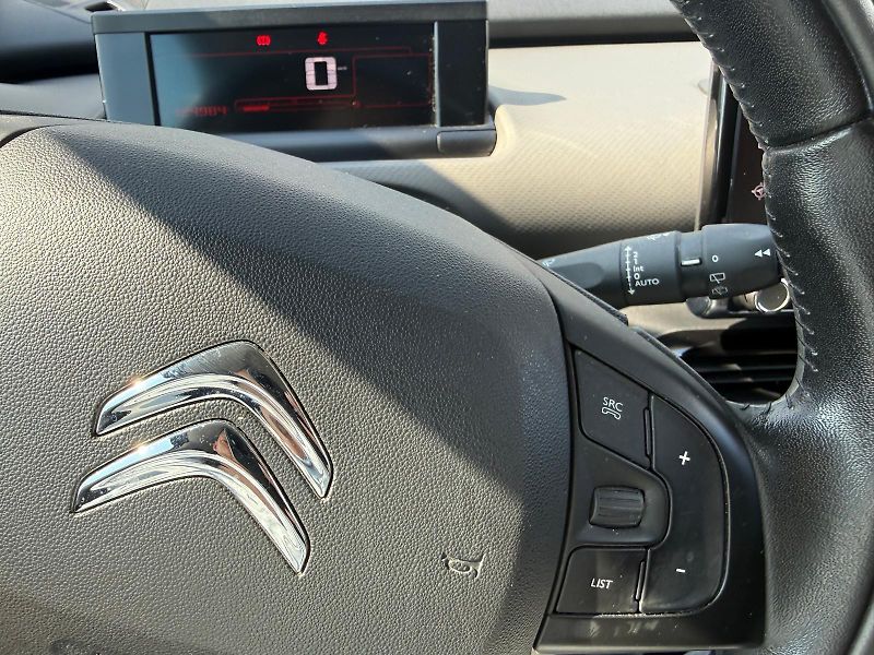 Citroën C4 Cactus 1.6 BlueHDi 73kW - fotka 18 z 27