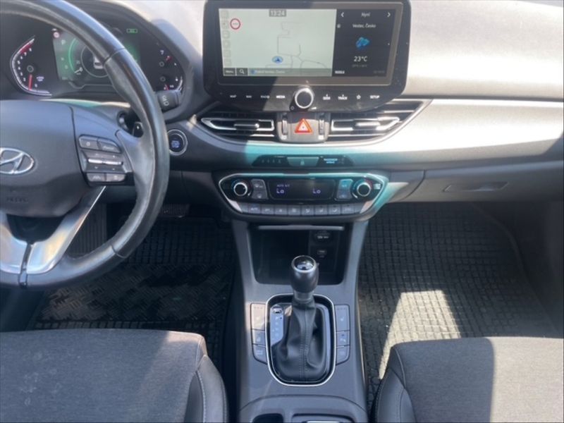 Hyundai i30 1,5 T-GDI Style AT - fotka 10 z 11
