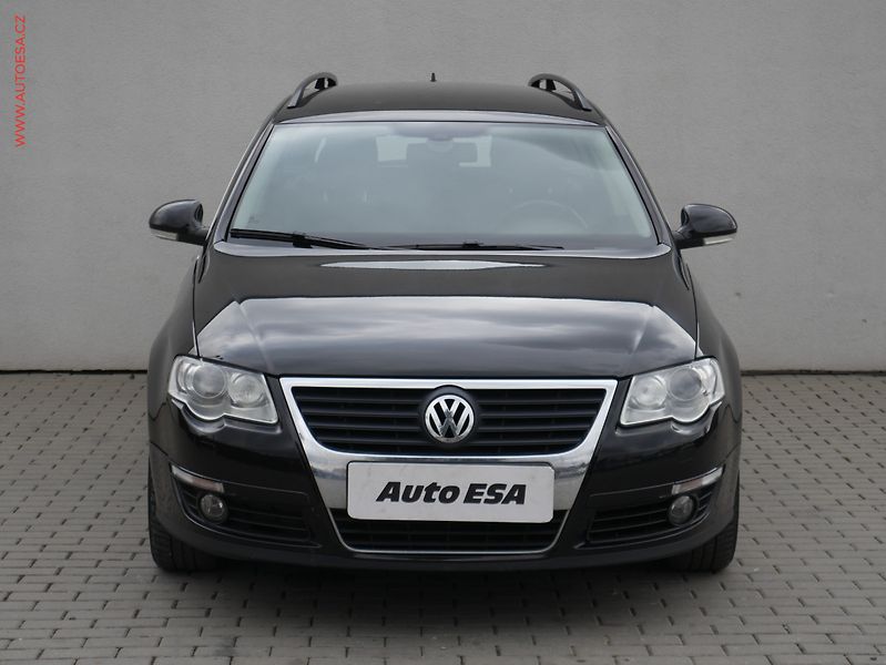 Volkswagen Passat (2010) 2.0TDi, Bixen, navi, STK3/28 - fotka 2 z 16