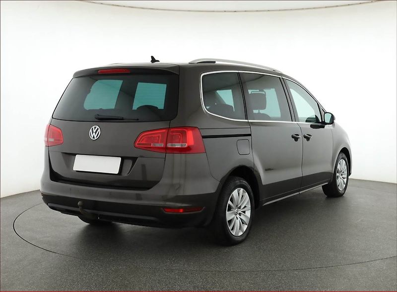 Volkswagen Sharan (2014) 2.0 TDI, 7 míst, Navi - fotka 5 z 21