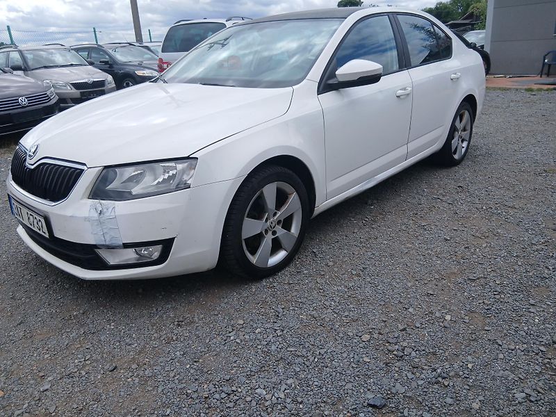 Škoda Octavia 3, 1.2 TSI, plně pojízdné  - fotka 5 z 27