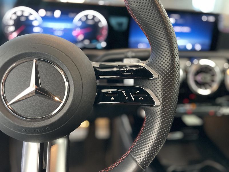 Mercedes-Benz CLA 200 Shooting Brake AMG  - fotka 28 z 36