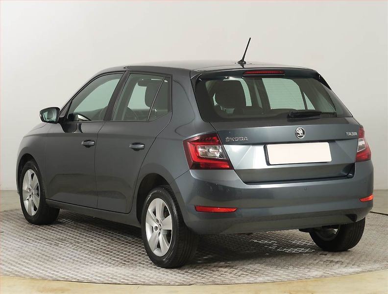 Škoda Fabia (2019) Style 1.0 TSI, ČR,1.maj - fotka 4 z 17