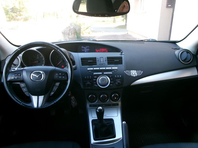 Mazda 3 (2010) 1,6 16V AUTOKLIMA 90th EDITION - fotka 13 z 28