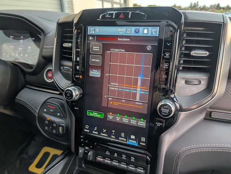 RAM 1500 TRX, Equipment Level 2, Harman - fotka 23 z 32