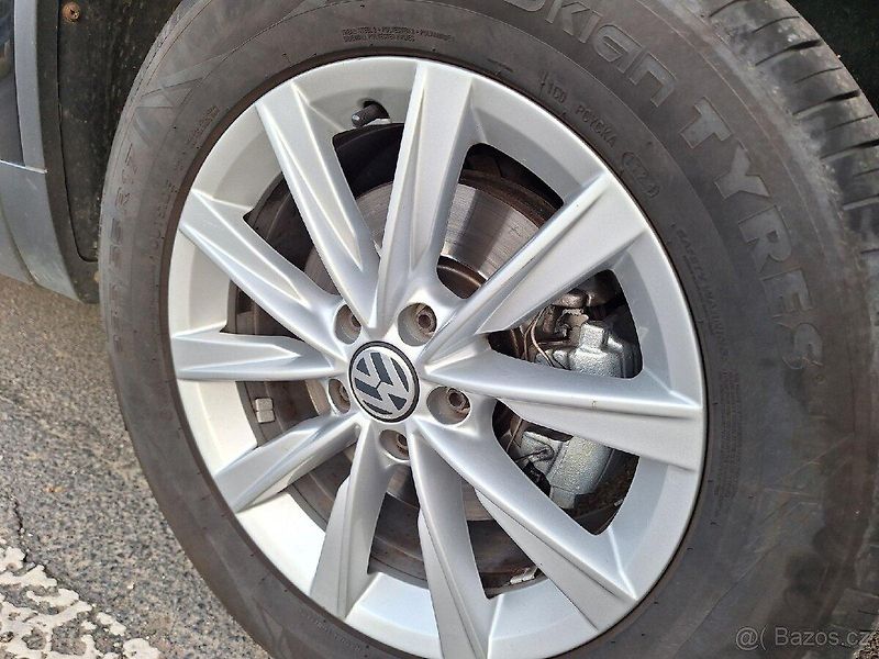 Volkswagen Tiguan (2011) - fotka 10 z 10