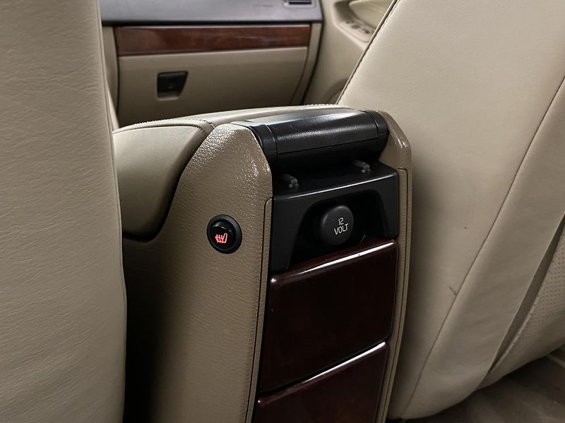Volvo XC90 D5 AWD EXECUTIVE AUT CZ 7míst - fotka 30 z 37