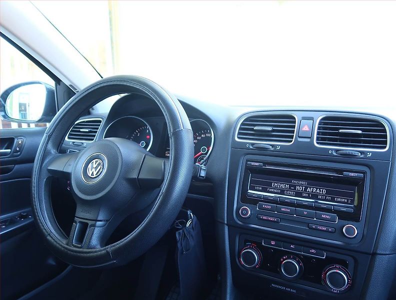 Volkswagen Golf (2012) 1.6 TDI, Serv.kniha, Tempomat - fotka 7 z 15