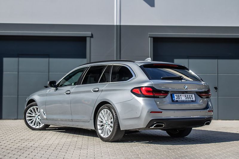BMW Řada 5 530d LCI 210kW, 48V Mild-Hybri - fotka 7 z 29