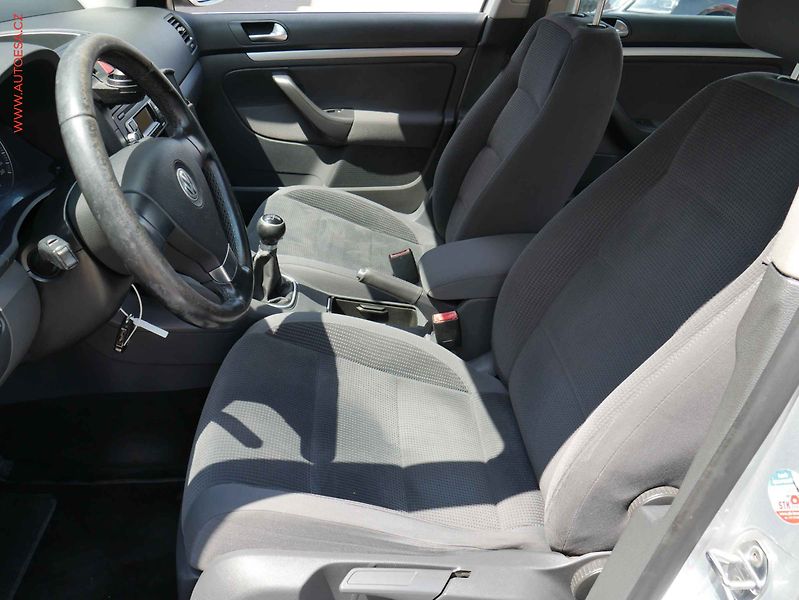 Volkswagen Golf (2009) 1.9 TDi, ČR, AC, výhřev sed - fotka 9 z 15