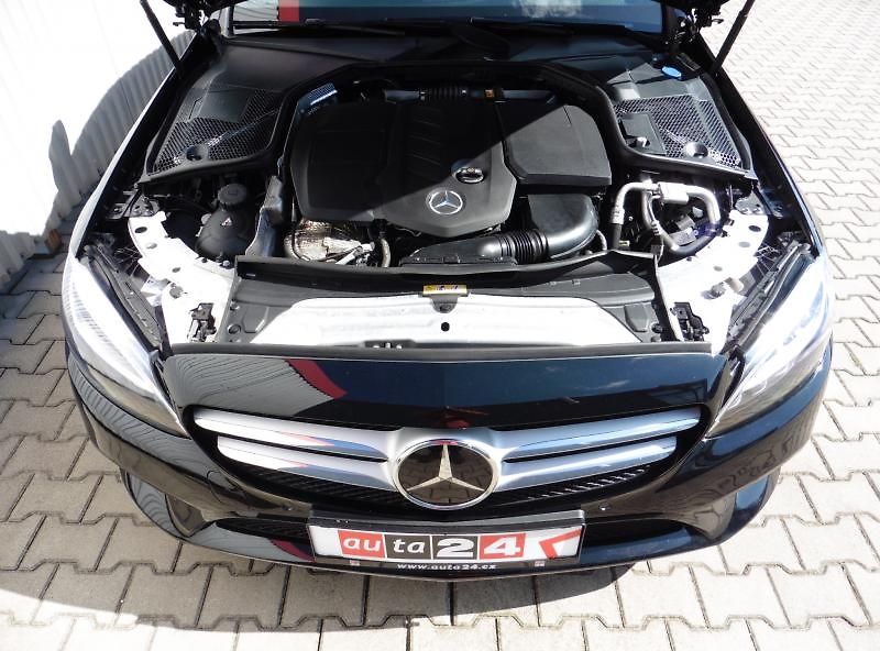 Mercedes-Benz Třídy C 220d 4Matic Avantgarde, Navi, - fotka 19 z 20