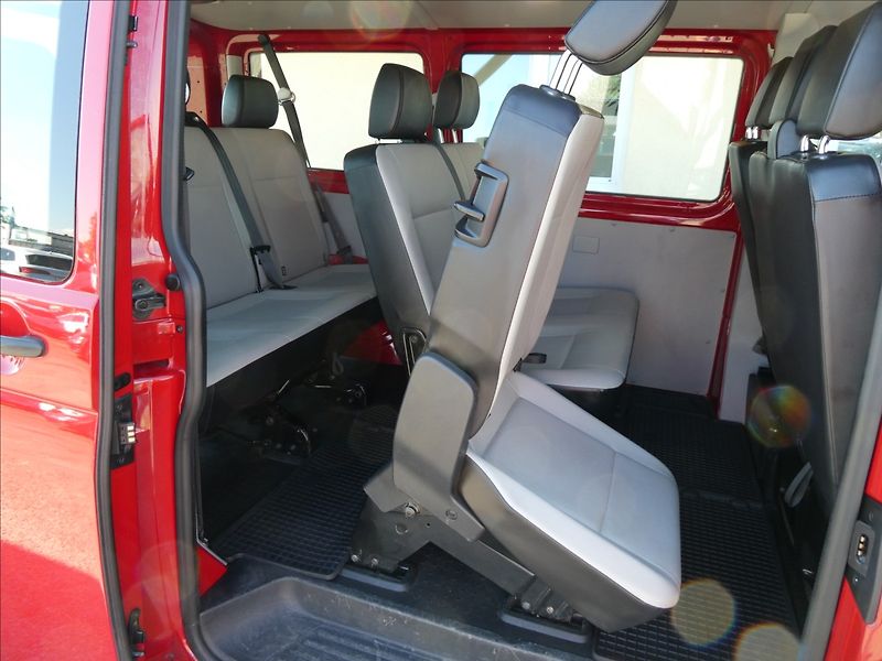 Volkswagen Transporter 2,0 TDi 75kW 9.míst, serviska - fotka 22 z 43