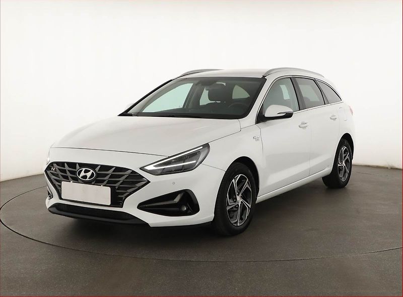 Hyundai i30 (2022) Smart 1.5 T-GDI MHEV, ČR,1.maj - fotka 2 z 13
