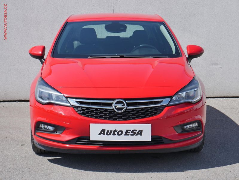 Opel Astra (2016) 1.4T, 1.maj,ČR - fotka 2 z 21