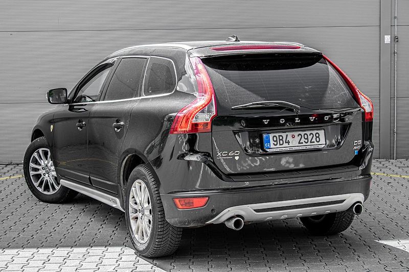 Volvo XC60 - fotka 7 z 28