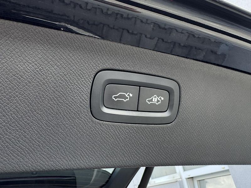 Volvo XC90 T8 AWD / POLESTAR /REZERVACE - fotka 28 z 57