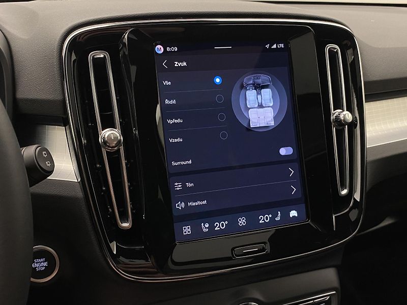 Volvo XC40 (2026) B3 AUT DARK PLUS - fotka 55 z 60