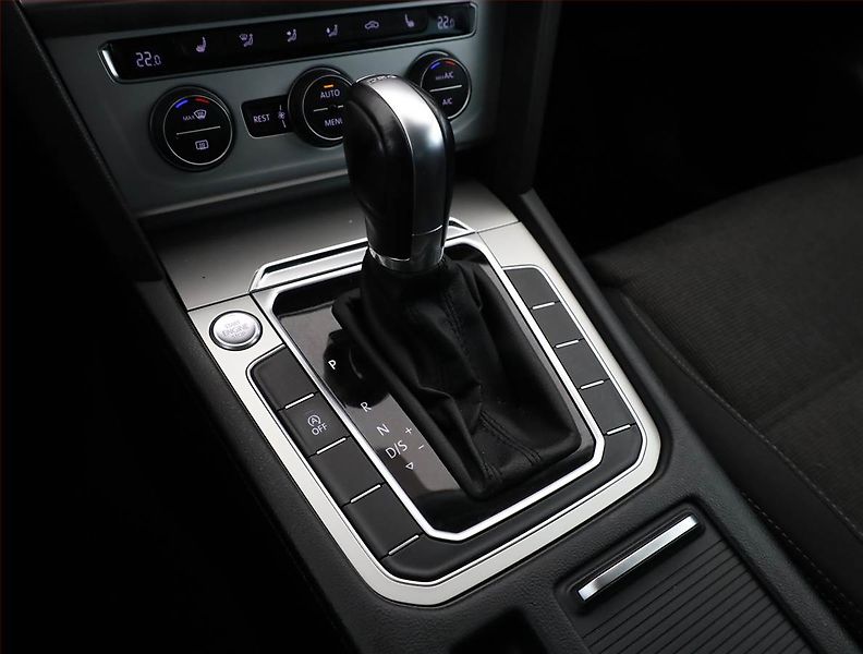 Volkswagen Passat (2019) Business 2.0 TDI, Automat - fotka 11 z 20