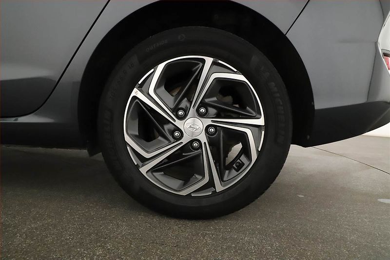 Hyundai i30 (2022) 1.5 T-GDI MHEV, ČR,1.maj - fotka 20 z 20