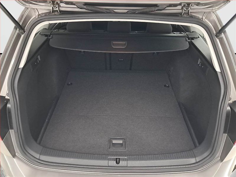 Volkswagen Golf (2017) 1.6 TDI, Tempomat - fotka 13 z 16