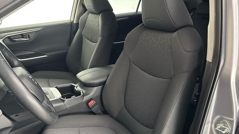 Toyota RAV4 2.5 Hybrid AUT 4x4 Comfort - fotka 15 z 28