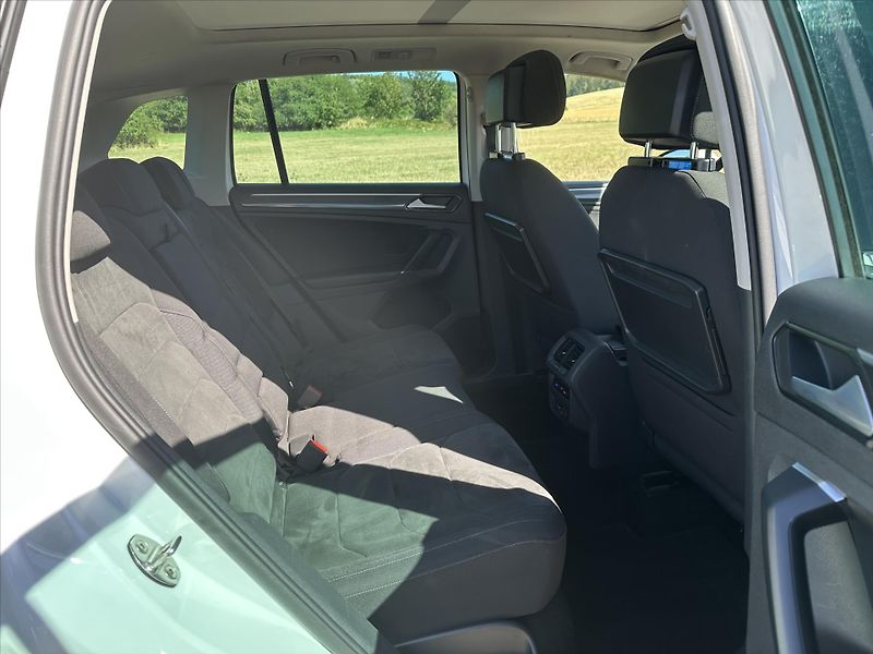 Volkswagen Tiguan 1,4 TSI DSG R-line matrix virt - fotka 13 z 30