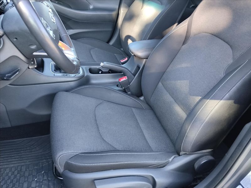Hyundai i30 1,5   1,5 T-GDI mHEV Smart 117 - fotka 18 z 30