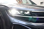 Volkswagen Touareg 3.0 TDI ve výbavě R-line.