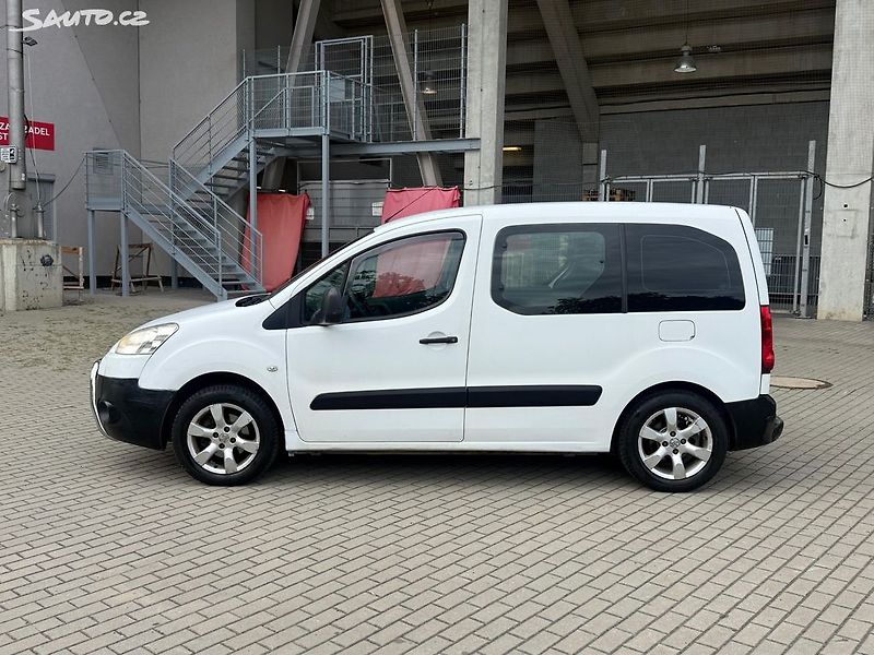 Peugeot Partner (2011) 1.6HDi 55kw 5 míst Tažné - fotka 2 z 15