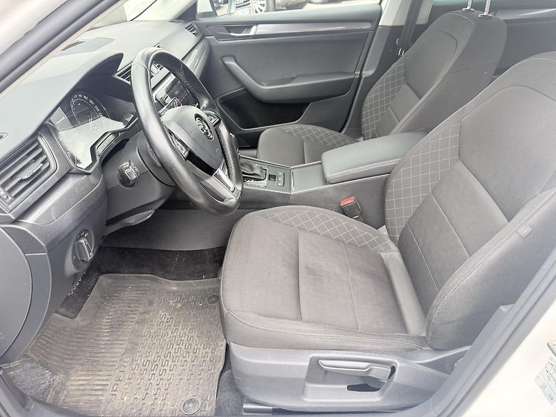 Škoda Superb 2.0 TDi 110kw - fotka 22 z 29