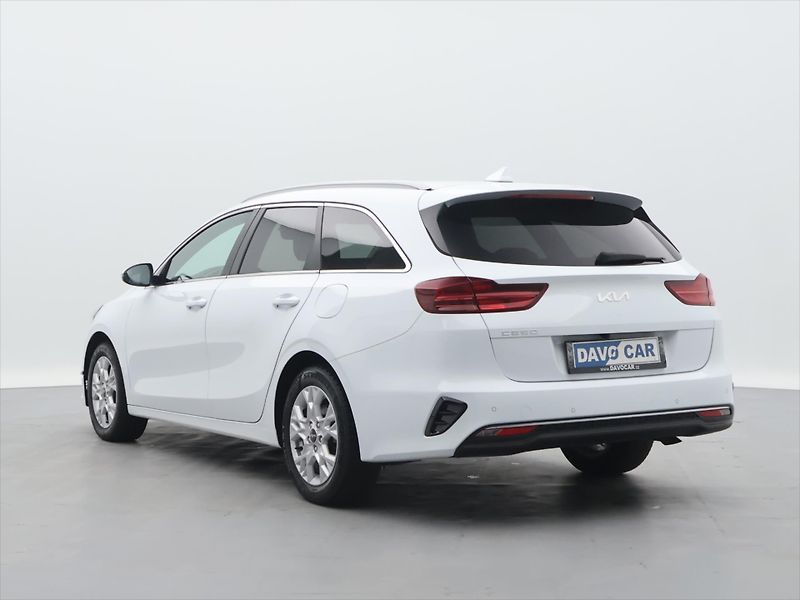Kia Ceed 1,5 T-GDI 117kW TOP DPH CZ 1.M - fotka 5 z 32