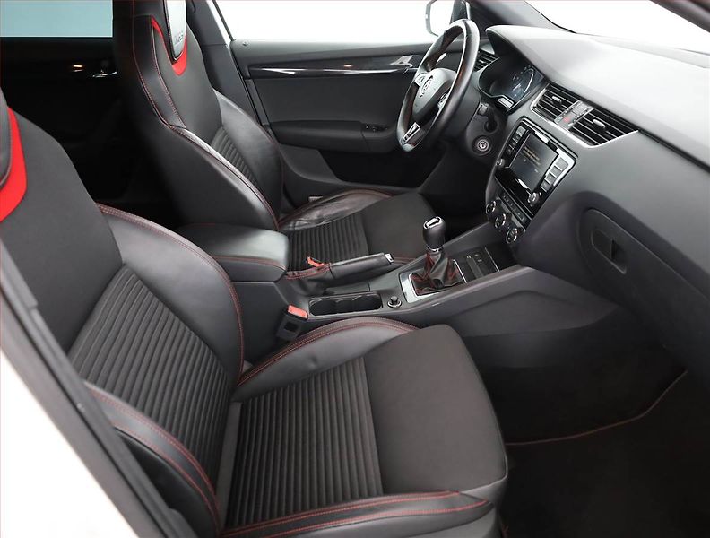 Škoda Octavia (2016) RS 2.0 TDI, Kůže, Navi - fotka 7 z 20