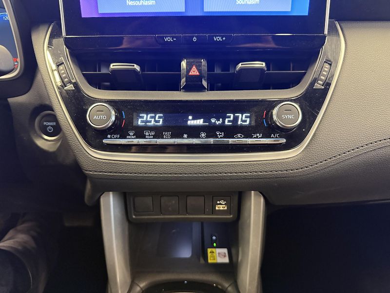 Toyota Corolla Cross 1.8l Hybrid 72 kW - fotka 15 z 22