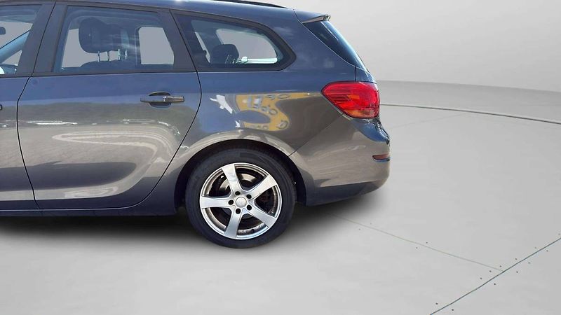Opel Astra J SPORTS TOURER ENJOY A17DTR M - fotka 19 z 21