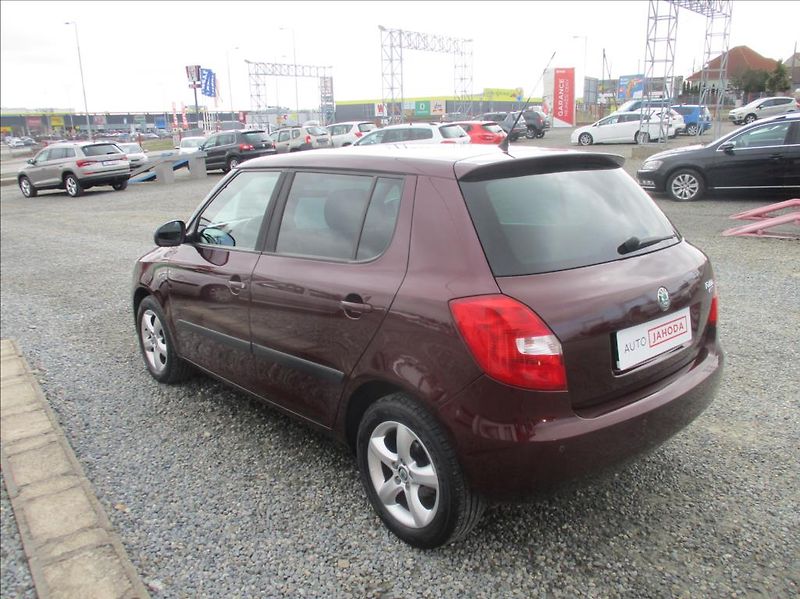 Škoda Fabia 1,2 TSI, digi klima, serviska, - fotka 6 z 32