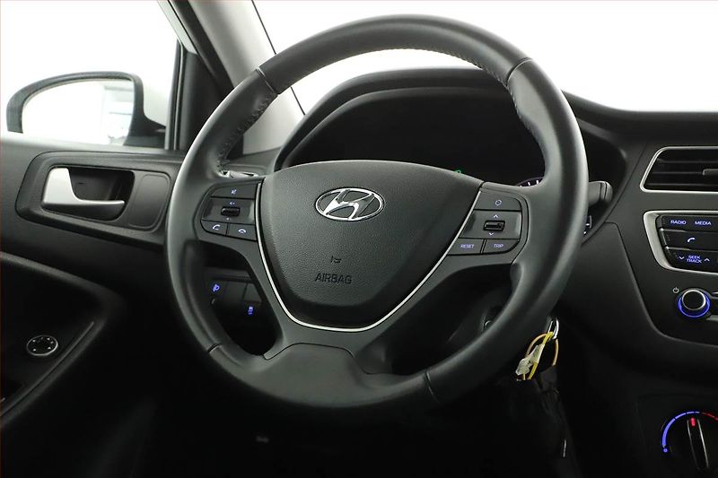 Hyundai i20 (2020) 1.2, ČR,1.maj, Serv.kniha - fotka 13 z 14