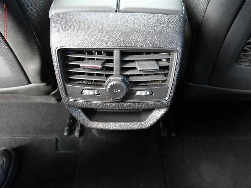 Peugeot 5008 (2019) 1.5 HDi, Crossway, AT, LED - fotka 28 z 30